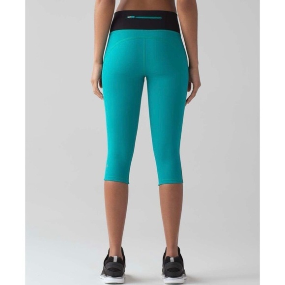 Lululemon Smooth Stride Crop Capri Legging 17” Viridian Green/Black Turquoise - Picture 2 of 11